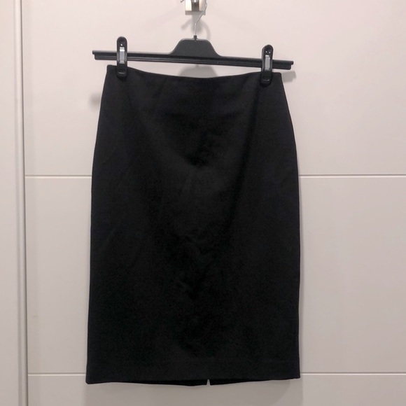 Joe Fresh black knee-length skirt - Picture 2 of 9